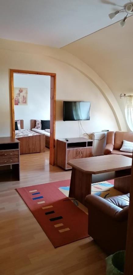 Pension Magnolia Тренчин Екстер'єр фото