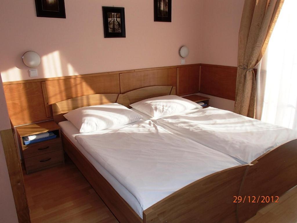 Pension Magnolia Тренчин Екстер'єр фото