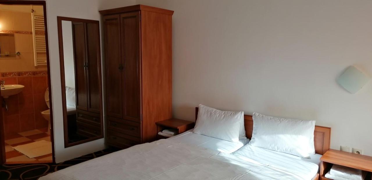 Pension Magnolia Тренчин Екстер'єр фото